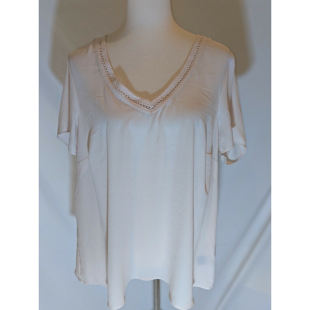 Torrid 00 V‎ Neck Short Sleeve Top Cream Lace Trim Tunic Flowy